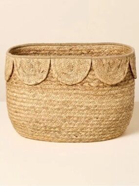 HEARTH & HAND NEW Natural Woven Scalloped Storage Basket